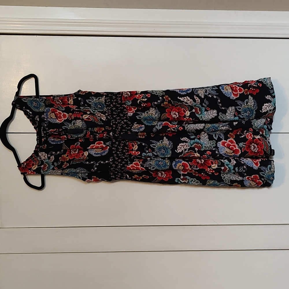 Sleeveless floral dress